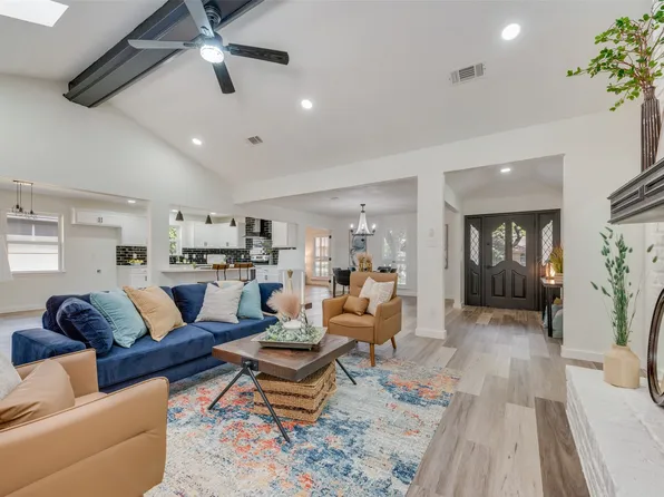 2506 High Oak Dr, Arlington, TX 76012