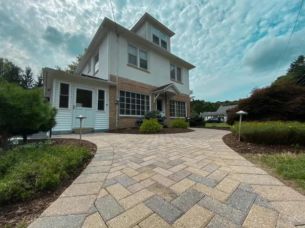 1714 W 8th St, West Wyoming, PA 18644