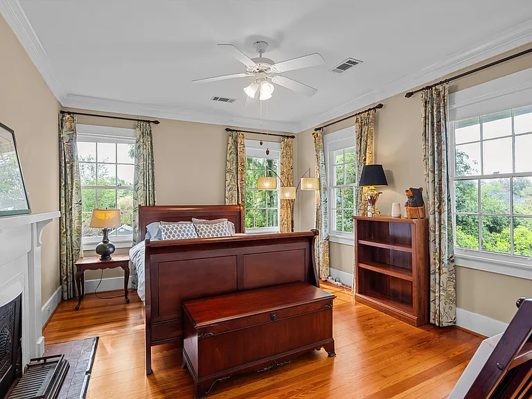 2509 Bellevue Ave — Photo 24