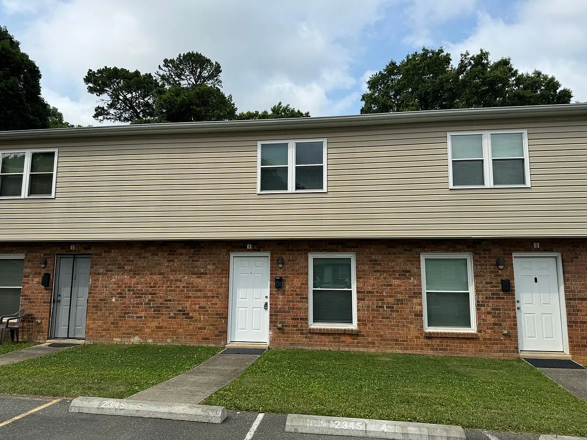 Building Photo - 2345 Carmine St