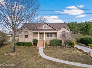 176 Covenant Cir, Lenoir City, TN 37772