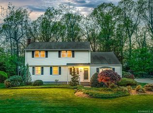 9 Castlewood Dr, Vernon, CT 06066