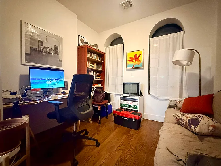 317 Putnam Ave #2R — Photo 2