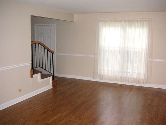 2nd image of 200 Ashford Ln