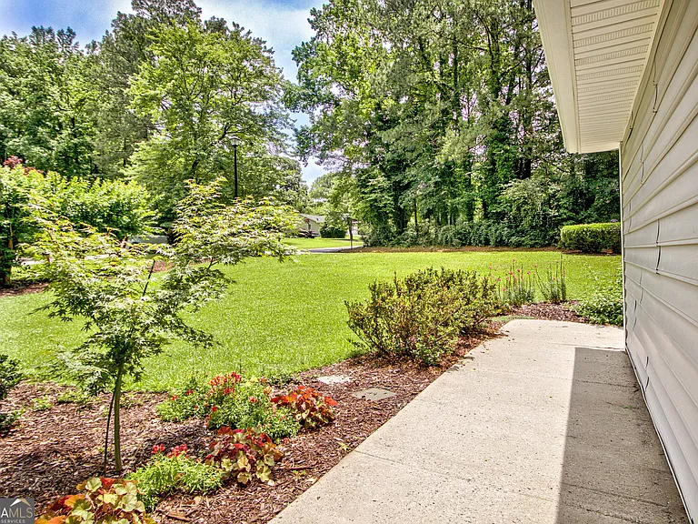 413 Deergrass Trl — Photo 5