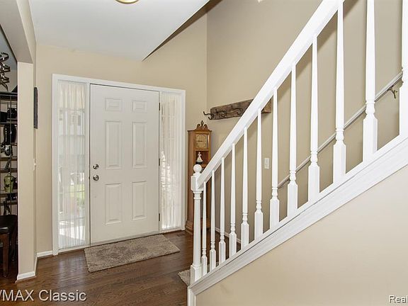 3rd image of 136 Turnberry Ct