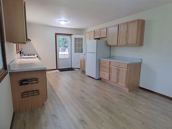 2nd image of 1117 Flat Creek Rd