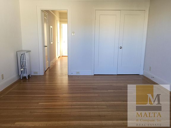 LVR with Large Walk-in Closet