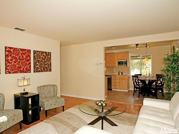 3rd image of 1913 Woodstock Way