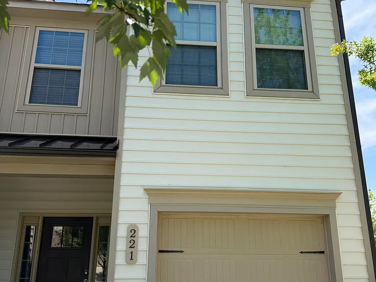 221 Irving Way — Photo 1