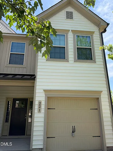 221 Irving Way Photo 1