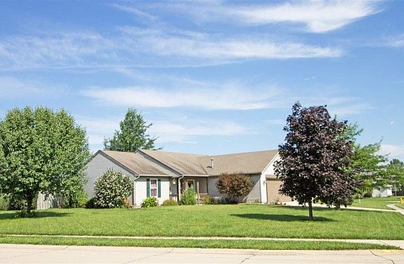 2nd image of 660 Marquis Cir
