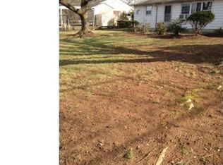 515 Hedgerow Ln, Oreland, PA 19075