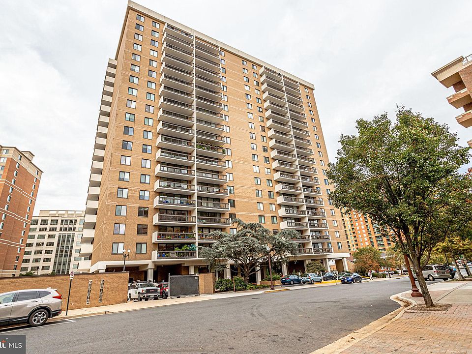 1st image of 3800 Fairfax Dr APT 404