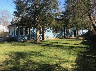 25 Pine St, Riverhead, NY 11901