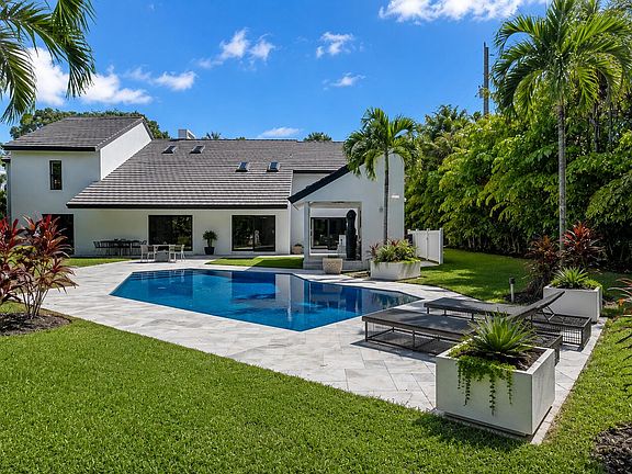 5th image of 501 Sandpiper Way