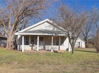 326 S Walnut St, Crescent, OK 73028