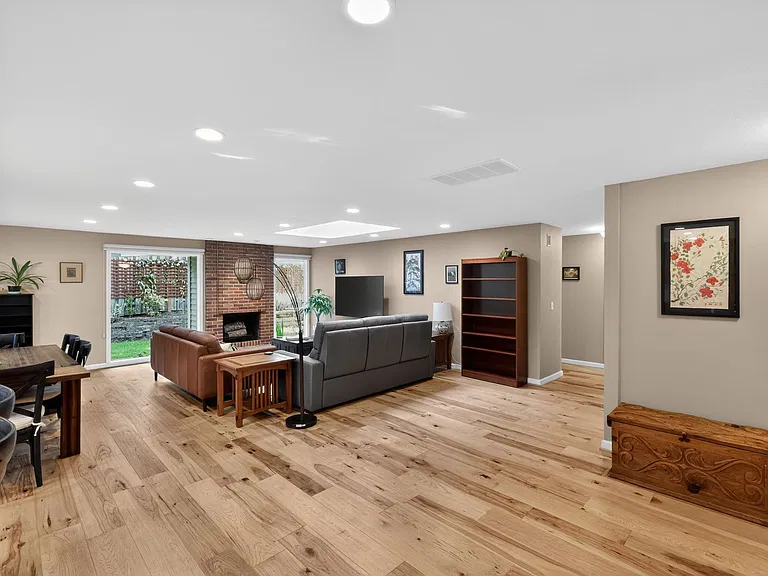 5705 SW 152nd Ave — Photo 3