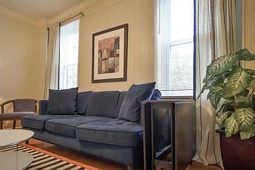 2nd image of 4209 Oak St #B