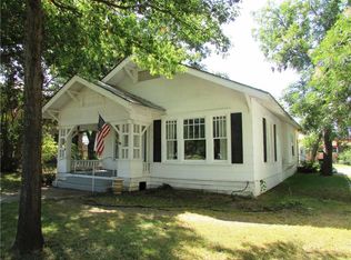 214 E Hird St, Gainesville, TX 76240