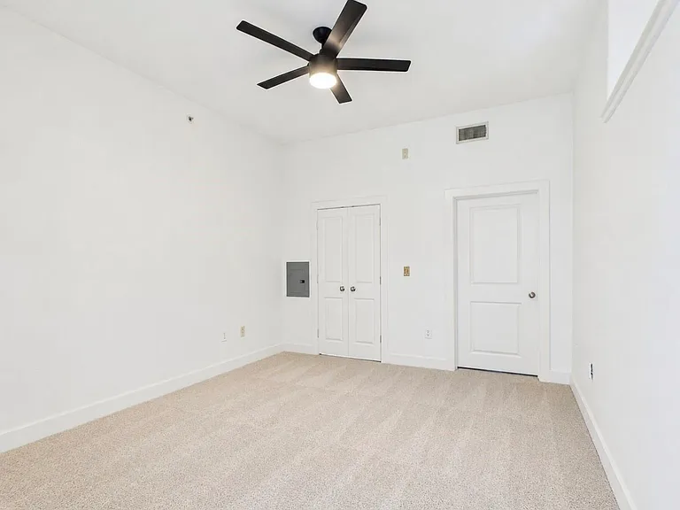 1901 Post Oak Blvd #OAK-2402 — Photo 15