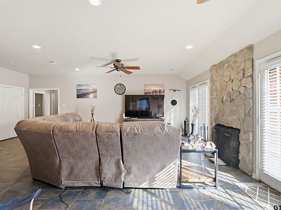 5th image of 2301 McDonald Rd