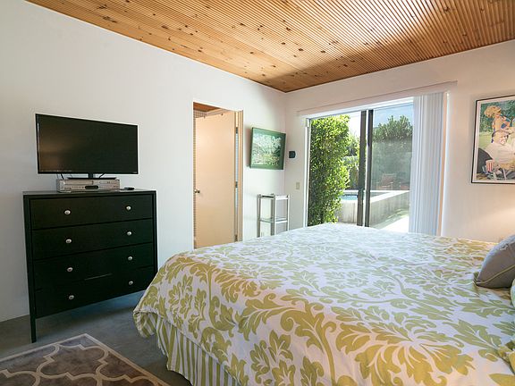 5th image of 623 Desert Way