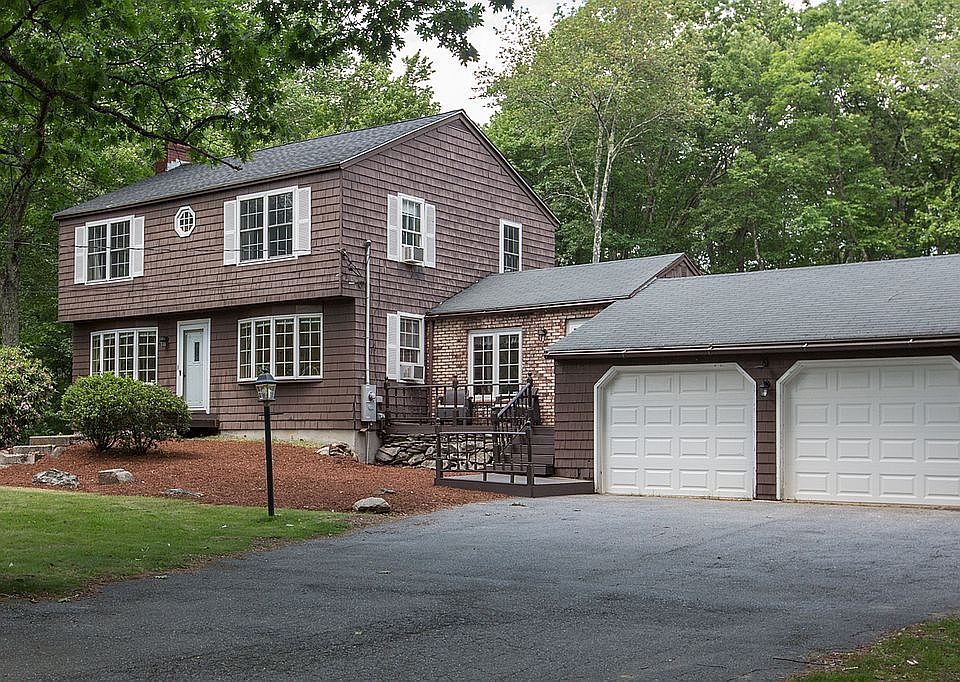 2nd image of 8 Economou Ave