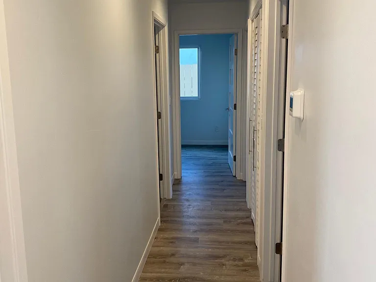 4212 Clairemont Dr — Photo 11