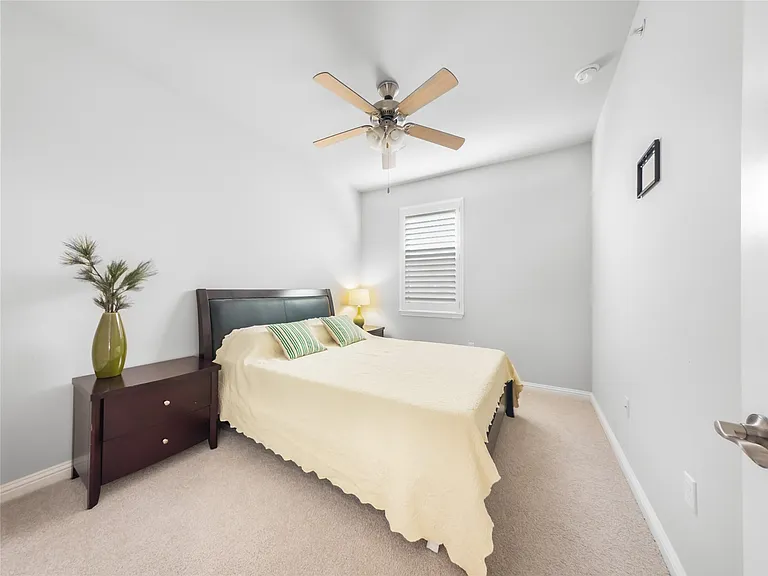 13800 Lyndhurst St #324 — Photo 21