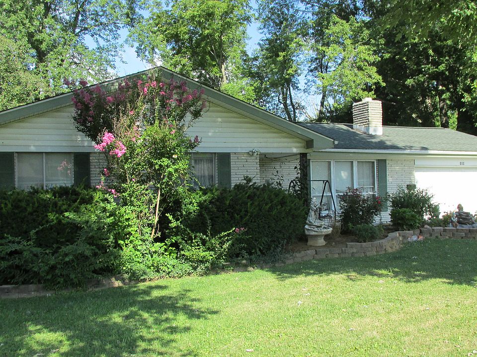 1st image of 209 S Eastwood Dr