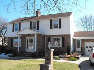 528 Meadowbrook Dr, Lewiston, NY 14092