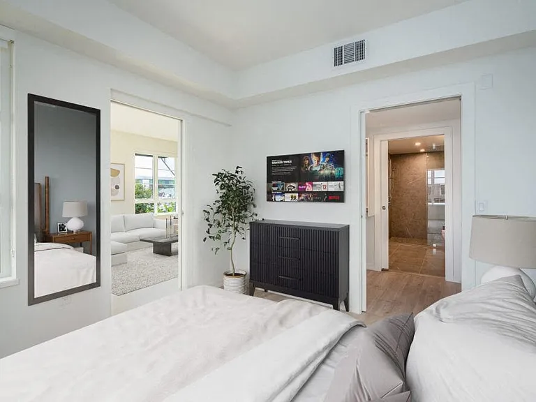 SMB Hollywood — Photo 22