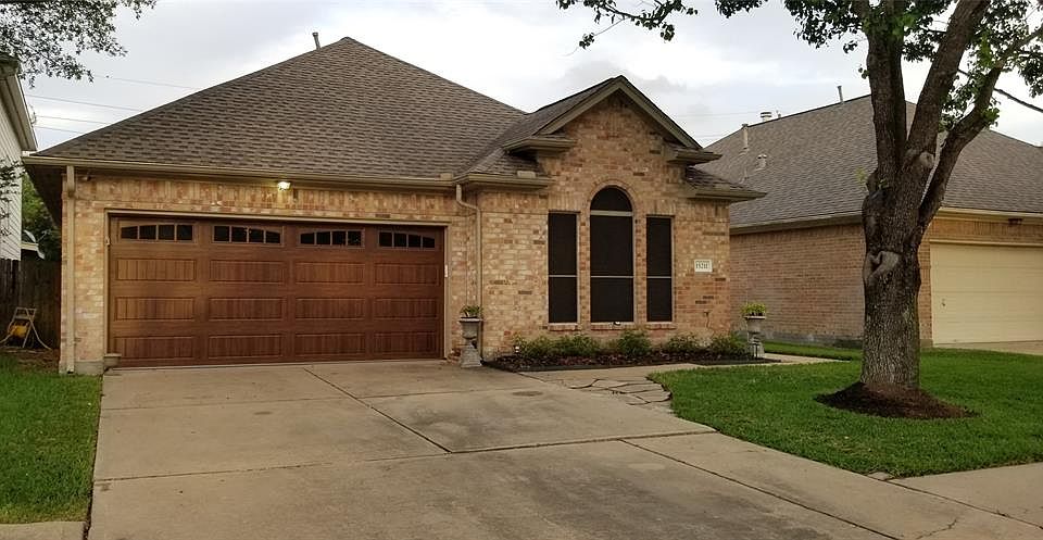 1st image of 15211 Garett Green Cir