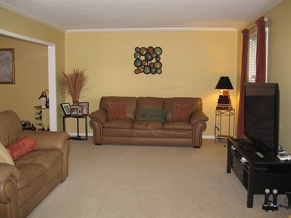 5th image of 601 Lewisham Ave
