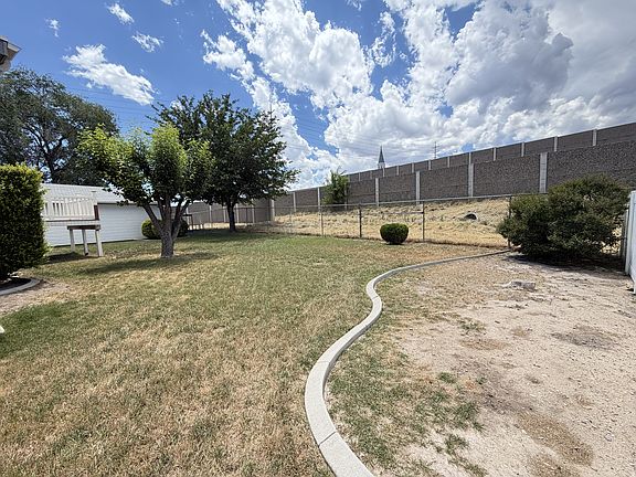 4th image of 4666 S Edgeware Ln W