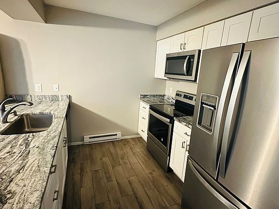 4th image of 15 Somerset Dr