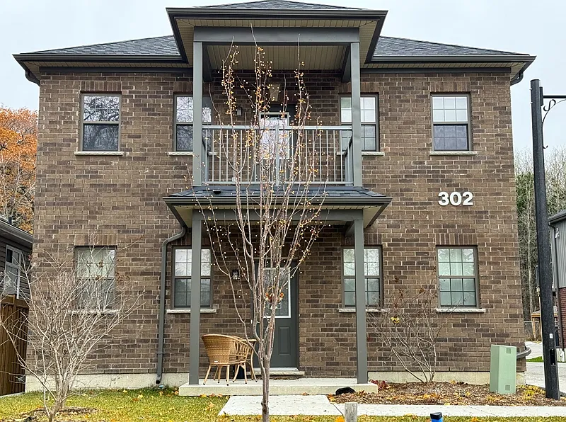 302 Edgehill Dr #3