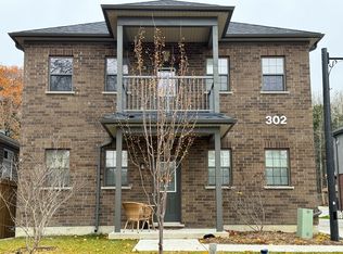 302 Edgehill Dr #3, Barrie, ON L4N 9X4