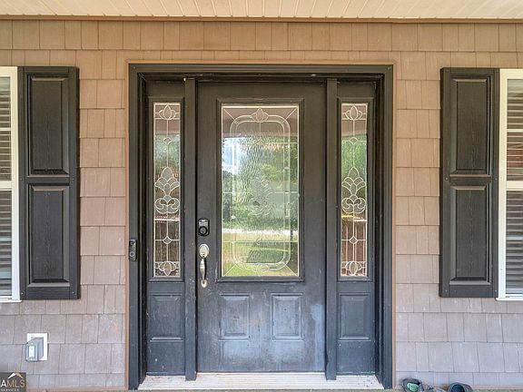 5th image of 131 Pine Oak Dr