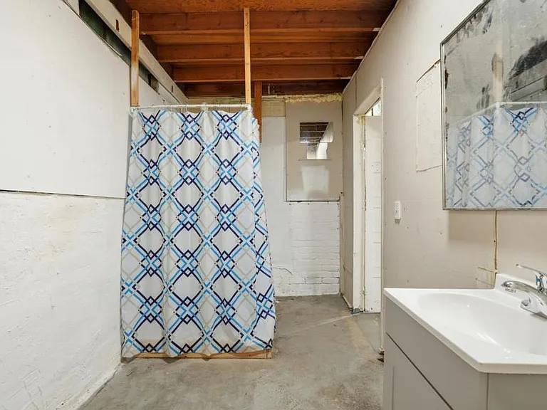 1000 Chanslor Ave — Photo 31