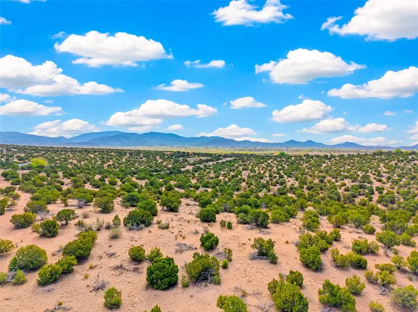 1864 Paseo De Las Vis, Santa Fe, NM 87507