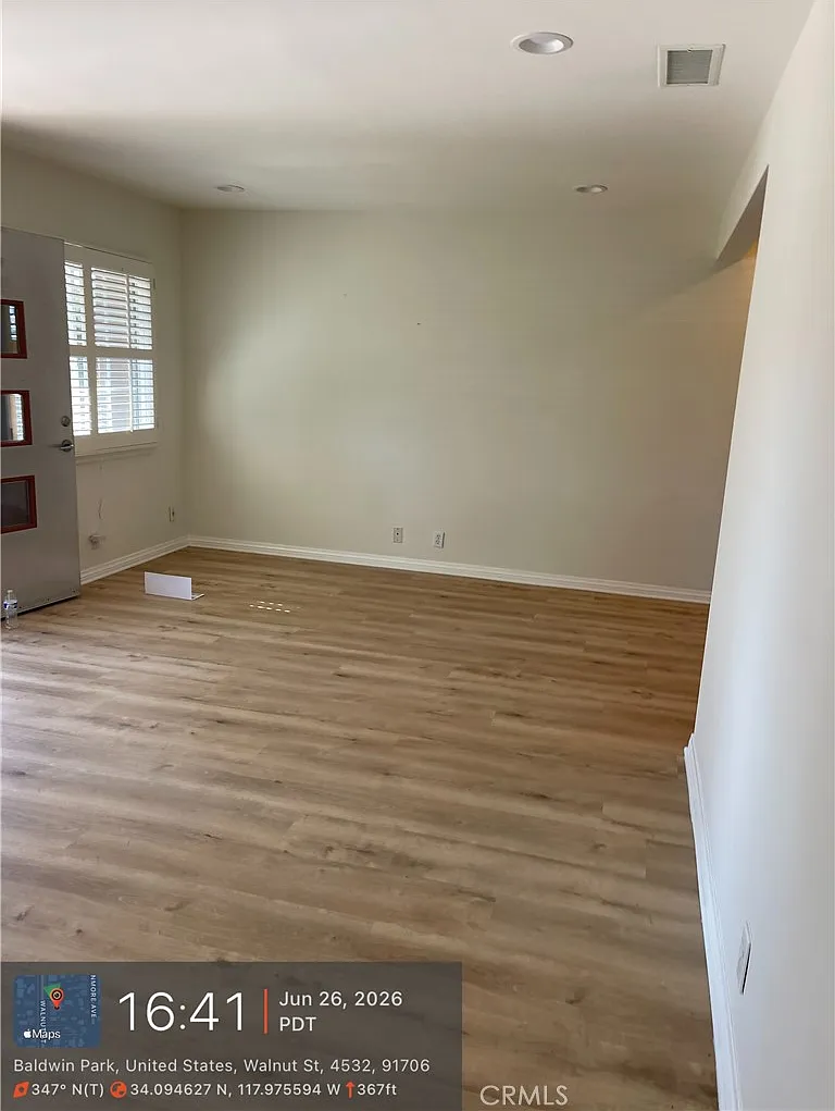 3 bed, 1200 sqft, $3,500 — Photo 2