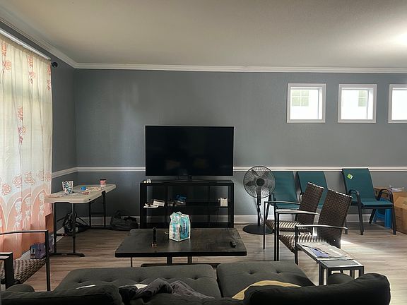 3rd image of 8146 Shay Cir