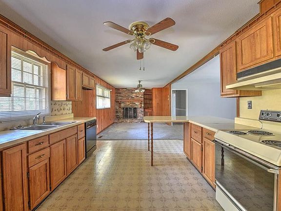 2nd image of 2705 Granbrook Dr