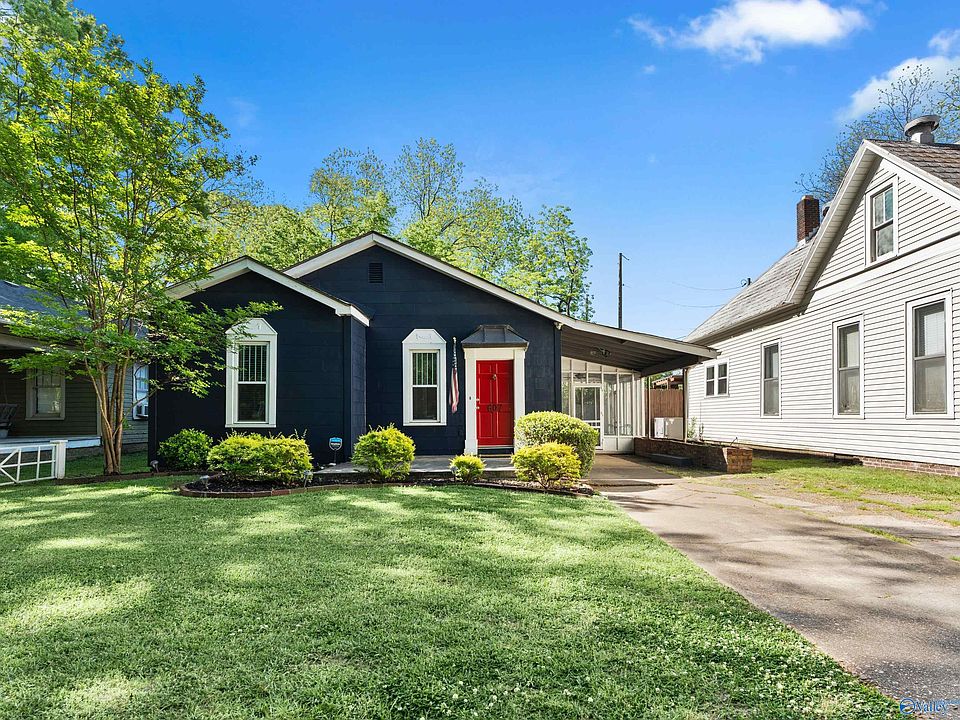 1st image of 607 Prospect Dr SE