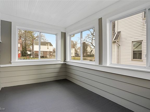 5th image of 580 Moreley Ave