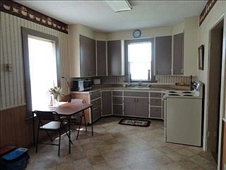 2nd image of 231 Lake Ave N