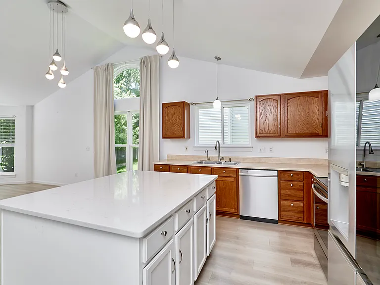 7073 Black Horse Dr — Photo 8