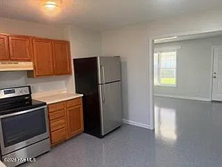 4 bed, 1.0 bath, 900 sqft, $1,095 — Photo 4